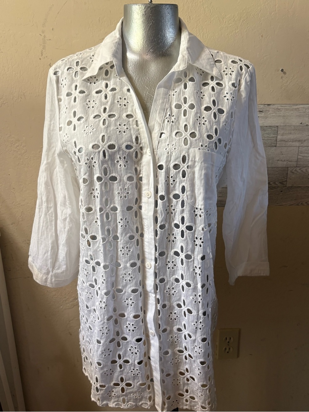 august silk White Eyelet Long-Sleeve Button Front Dress